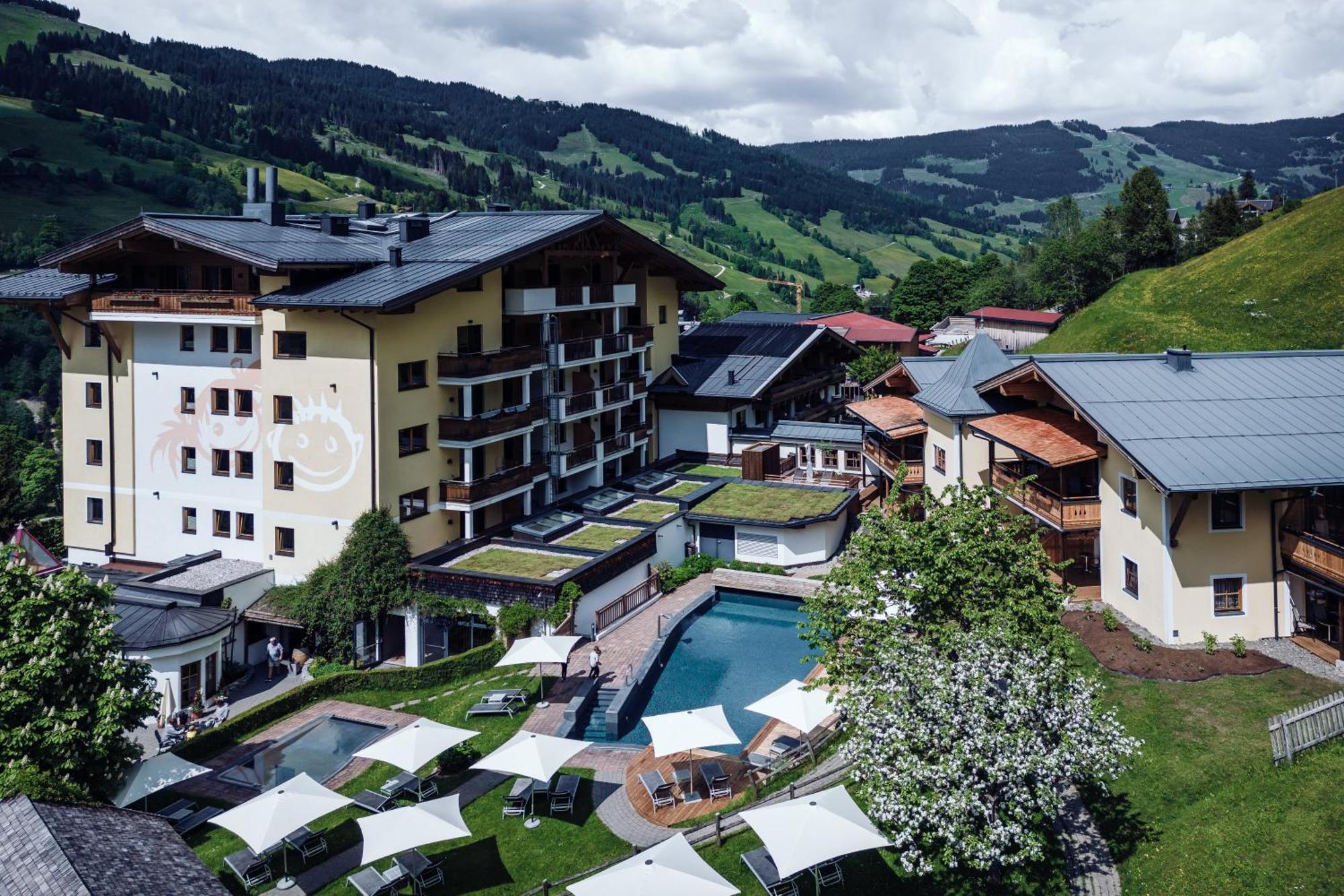 Familienresort Ellmauhof Saalbach-Hinterglemm Esterno foto