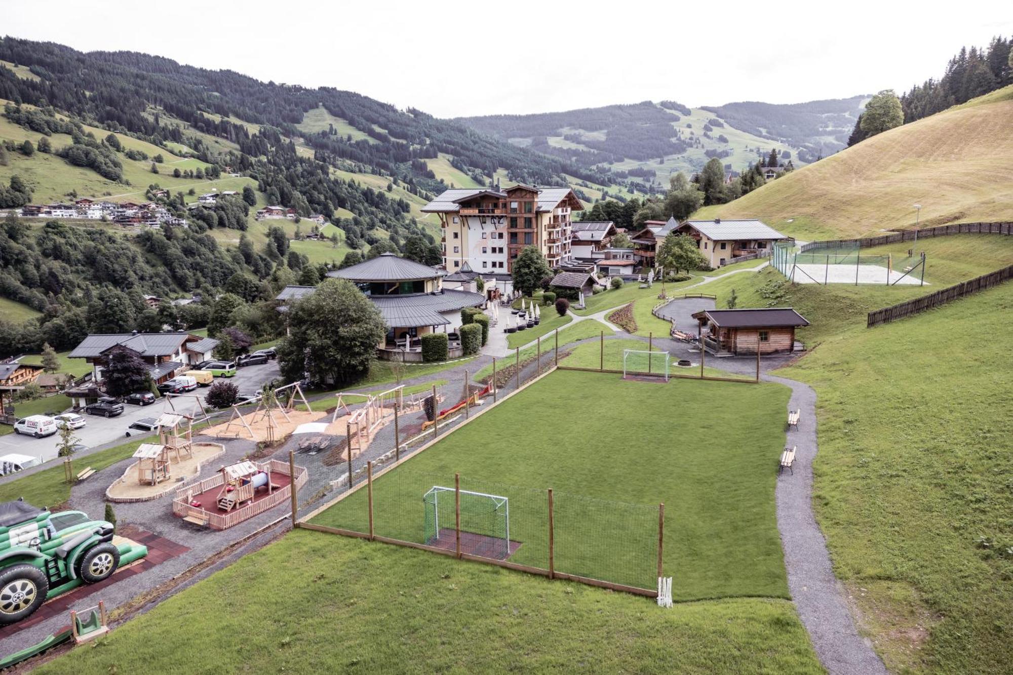 Familienresort Ellmauhof Saalbach-Hinterglemm Esterno foto